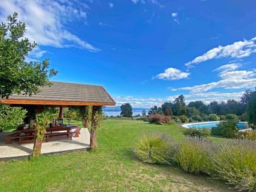 Casa con hermosa vista y acceso al Lago Ranco