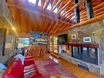 Casa con hermosa vista y acceso al Lago Ranco