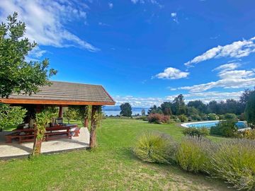 Casa con hermosa vista y acceso al Lago Ranco