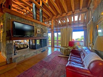 Casa con hermosa vista y acceso al Lago Ranco