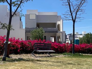 Se Vende Residencia en Grand Preserve Juriquilla, Roof Garden, Jardín, de Autor