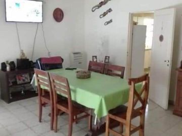 Casa mas dos departamentos en Bahía Blanca