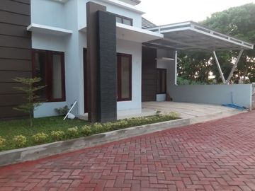 RUMAH SIAP HUNI NUANSA ASRI DALAM CLUSTER DI SLEMAN