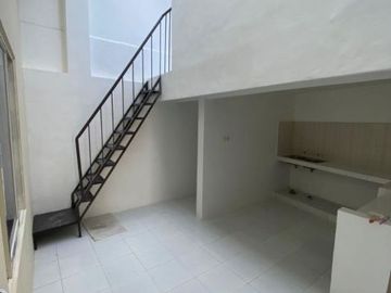 Rumah Baru Renovasi Darmo Indah Timur, Siap Huni Hadap Timur eladn