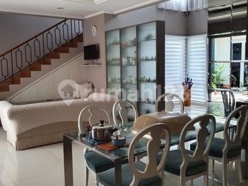 Dijual Rumah Greenwich Cluster Whitsands, BSD City Semi Furnished & Siap Huni