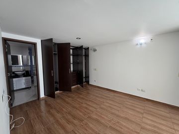 apartamento en arriendo/venta en los alpes. Cod A21357