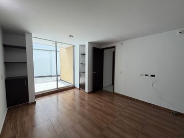 apartamento en arriendo/venta en los alpes. Cod A21357
