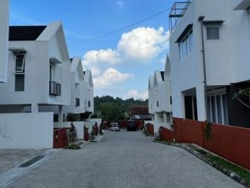 Rumah minimalis dan masuk cluster di cikutra dekat cigadung