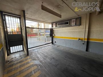 Departamento en venta de 1 dorm. en Estación Central