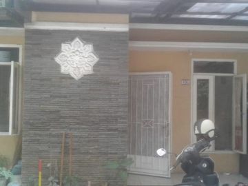 Rumah second dlm perumahan di Kelapa Dua Tangerang 1 M an
