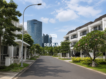 DIJUAL CEPAT! Rumah Brand New Sutera Winona Alam Sutera, View Depan Taman