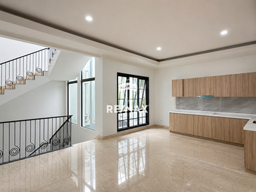 DIJUAL CEPAT! Rumah Brand New Sutera Winona Alam Sutera, View Depan Taman