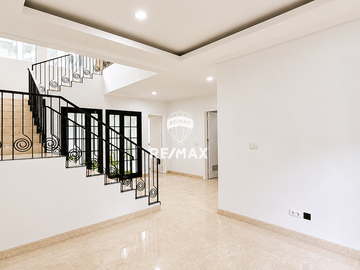 DIJUAL CEPAT! Rumah Brand New Sutera Winona Alam Sutera, View Depan Taman