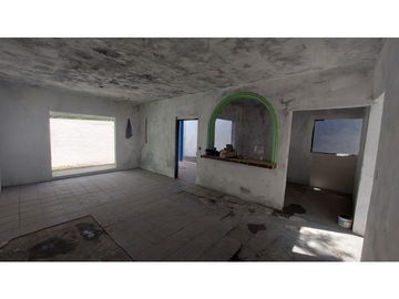 CASA EN VENTA EN COL. GARZA NIETO. ALF