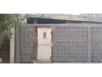 CASA EN VENTA EN COL. GARZA NIETO. ALF
