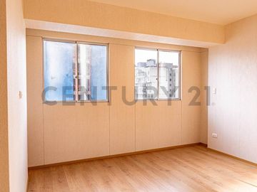 SANTA BEATRIZ: SE VENDE LINDO DEPARTAMENTO CON EXCELENTE UBICACION