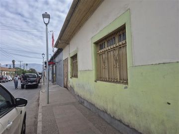 Casa en venta de 6 dorm. en calle Latorre en Santa María