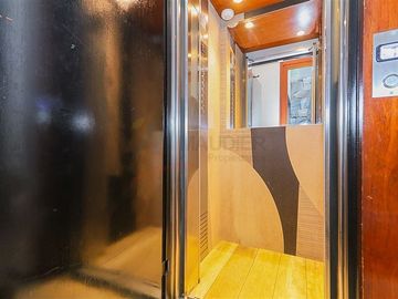 Casa en venta de 5 dorm. en Las Condes
