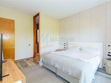 Casa en venta de 5 dorm. en Las Condes