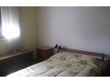 Chalet de 210 metros cubiertos. Apto credito. Con parque y garage. Chauvin