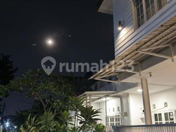 Rumah Luas 2 Lantai Dalam Komplek di Cinere Dekat Living Plaza