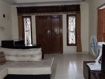 Rumah siap huni nyaman di cisaranten kulon dekat arcamanik
