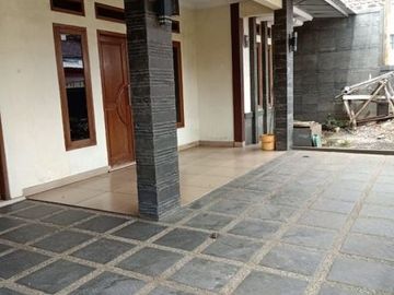 Rumah siap huni nyaman di cisaranten kulon dekat arcamanik