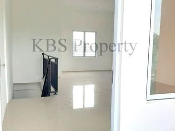 Dijual/Disewa Townhouse 2 Lt Central Raya (Batu Aji) Type 80/70 -