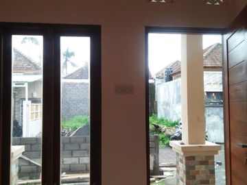 RUMAH MINIMALIS DEKAT JALAN RAYA BALI