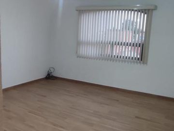 SE RENTA EXCELENTE CASA