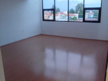 SE RENTA EXCELENTE CASA