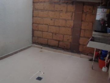 SE RENTA EXCELENTE CASA