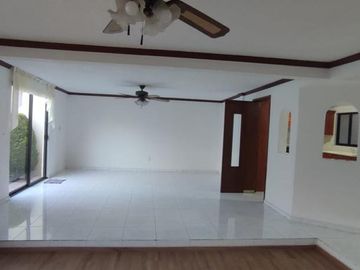 SE RENTA EXCELENTE CASA