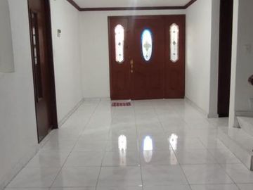 SE RENTA EXCELENTE CASA