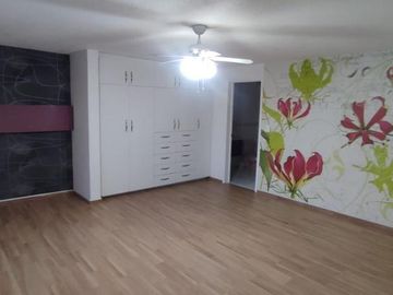 SE RENTA EXCELENTE CASA