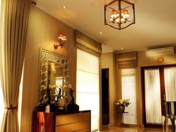 Disewakan Rumah Mewah di Kemang Kondisi Fully Furnished