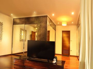 Disewakan Rumah Mewah di Kemang Kondisi Fully Furnished