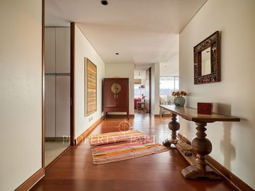 Penthouse en barrio exclusivo, vista asegurada
