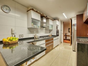 Penthouse en barrio exclusivo, vista asegurada