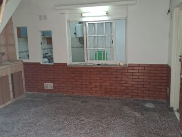 Departamento Tipo Casa en venta en Lanus Oeste