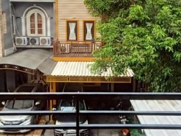 DIJUAL RUMAH 2 LANTAI DI MODERNLAND TANGERANG HADAP SELATAN