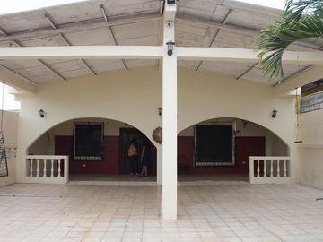 Se Vende Casa Cerca del Mar en Salinas