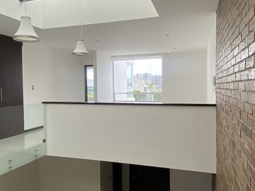 HERMOSA CASA EN VENTA CLÚSTER 888 LOMAS DE ANGELOPOLIS I