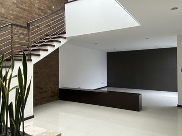 HERMOSA CASA EN VENTA CLÚSTER 888 LOMAS DE ANGELOPOLIS I