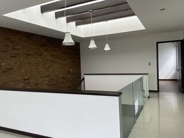 HERMOSA CASA EN VENTA CLÚSTER 888 LOMAS DE ANGELOPOLIS I