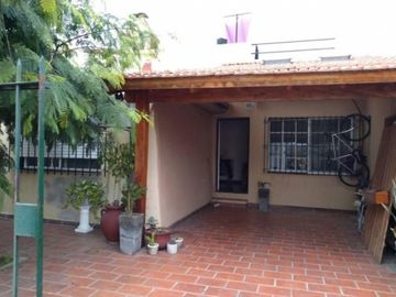 Chalet 3 ambientes  Complejo   Castelar Norte
