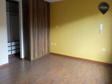Casa de venta en Miraflores  – código:16920