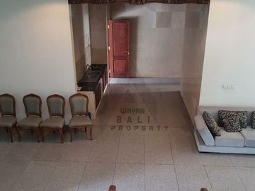 Rumah Besar Dan Mewah Di Renon
