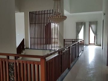 Rumah Besar Dan Mewah Di Renon