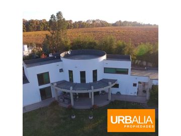 Espectacular parcela con hermosa casa